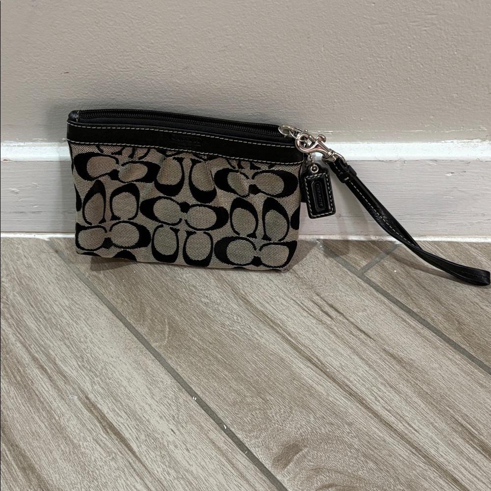 Coach Black and Tan Patterned Wristlet